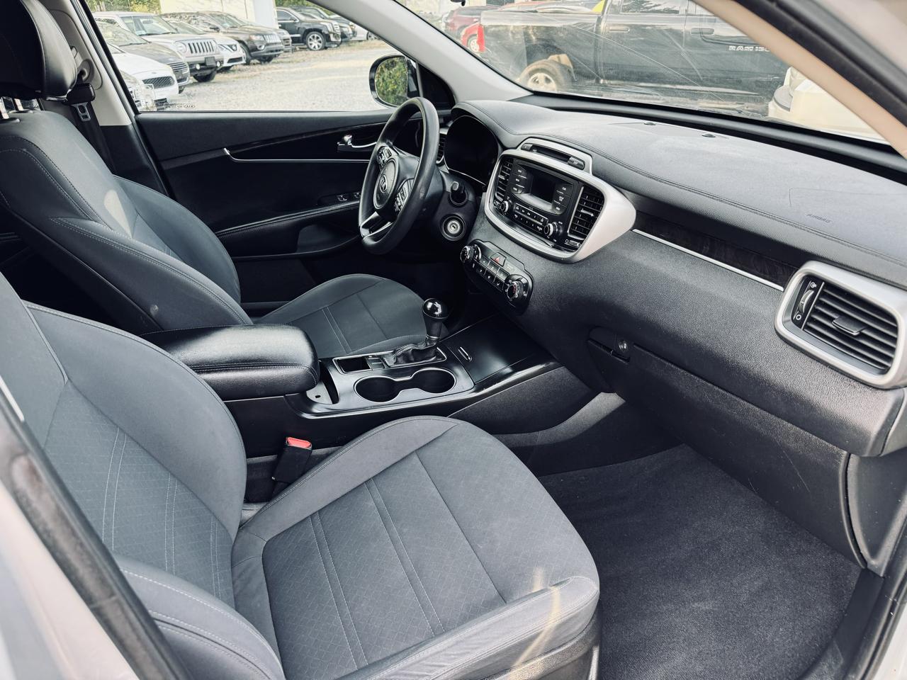 Kia Sorento L FWD 2017