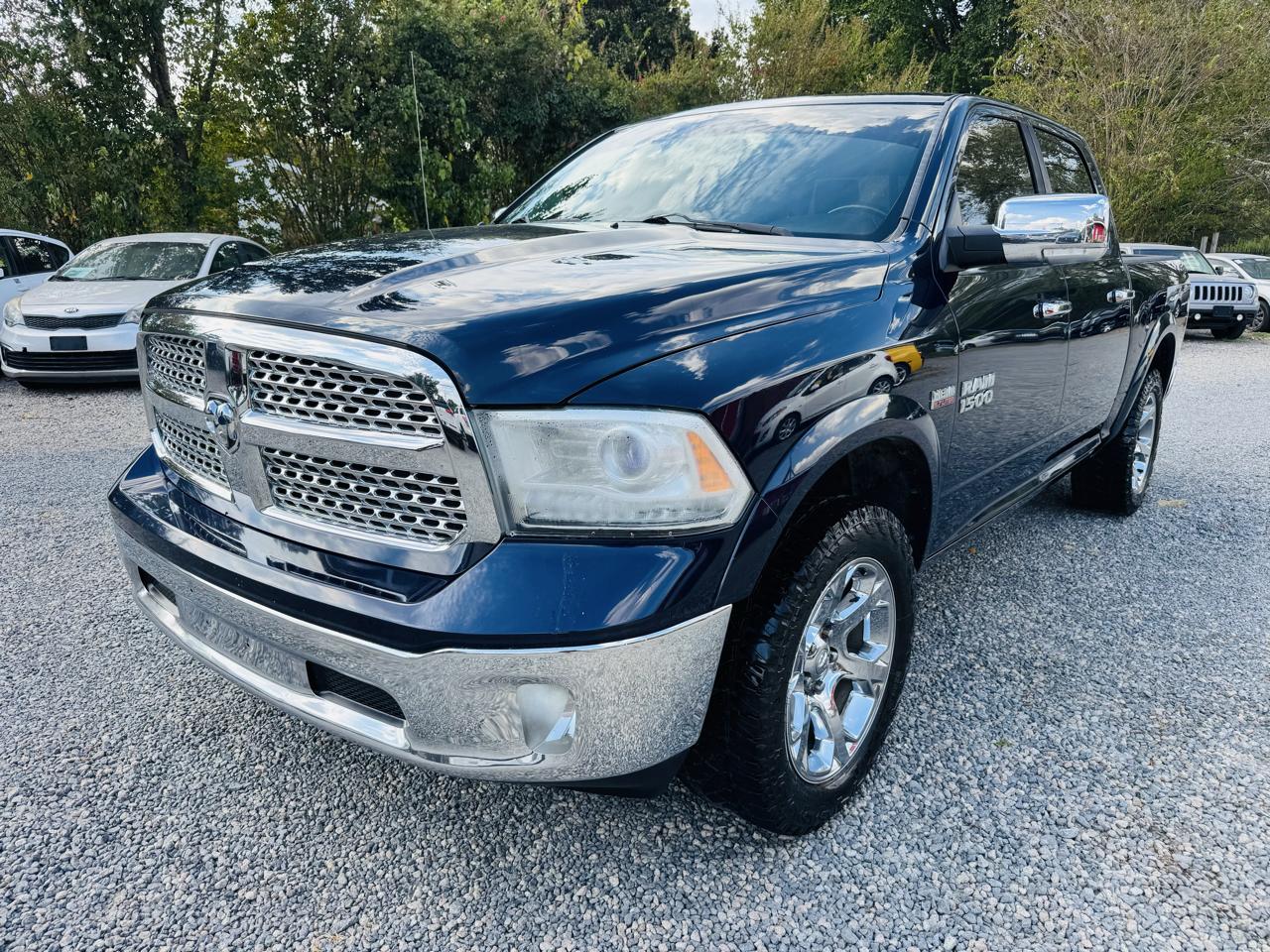 RAM 1500 4WD Crew Cab 140.5" Laramie 2014