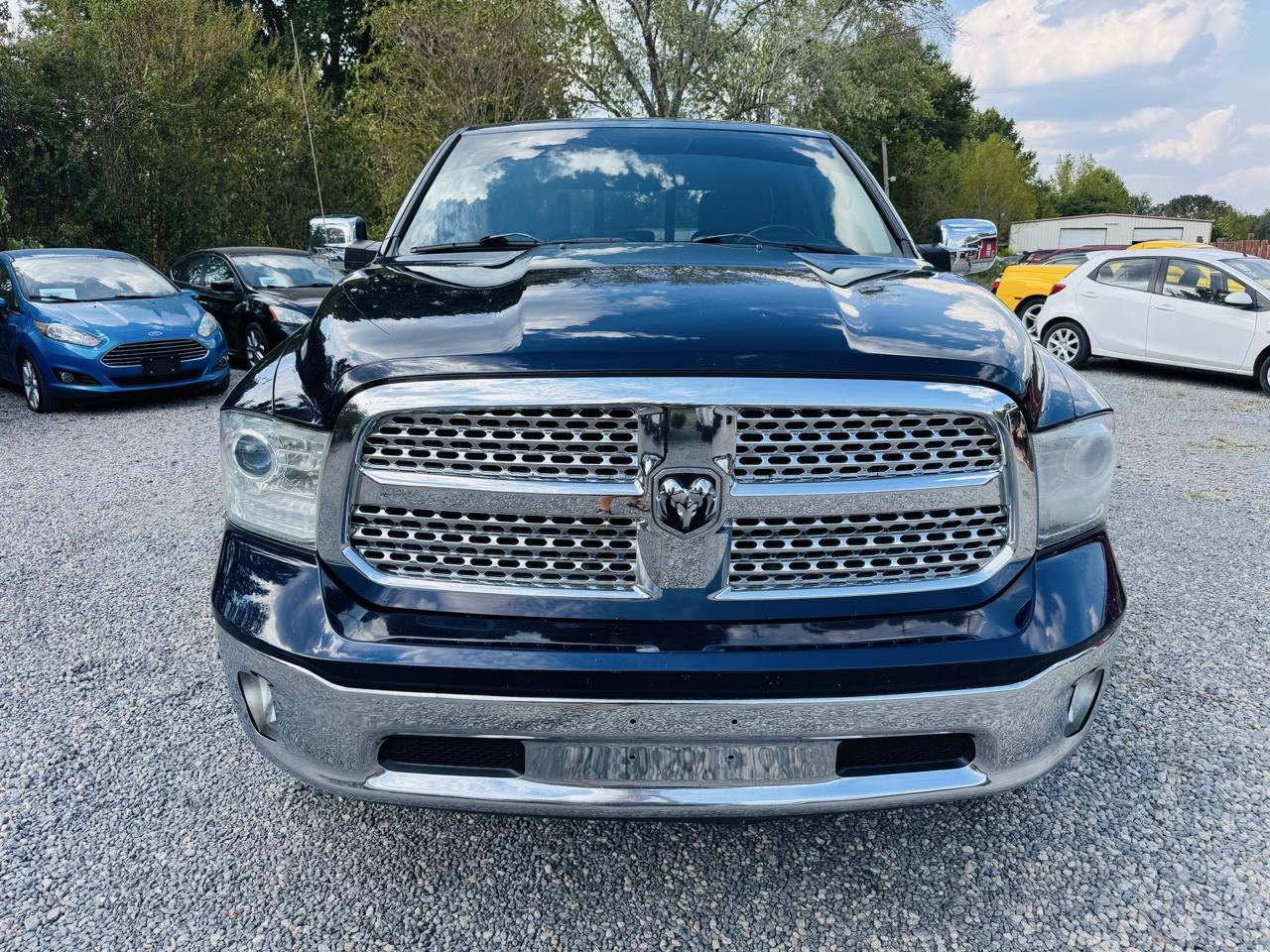 RAM 1500 4WD Crew Cab 140.5" Laramie 2014