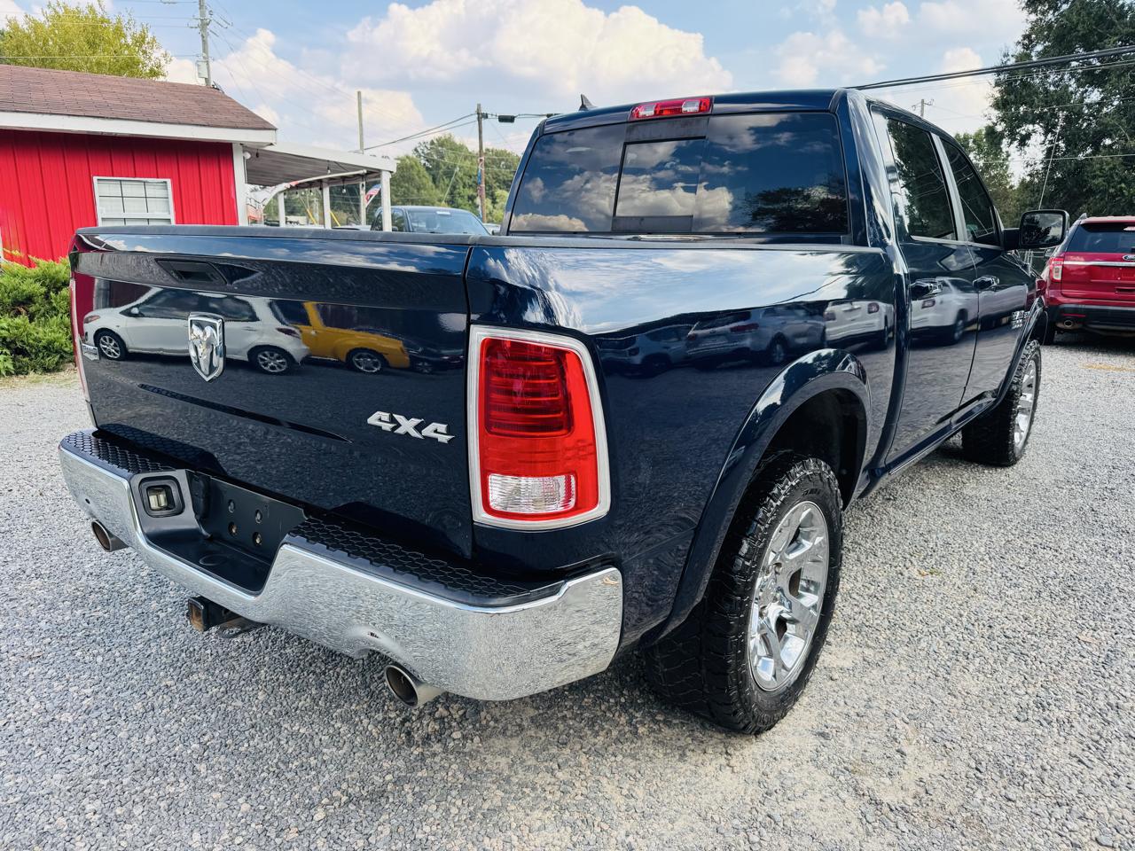 RAM 1500 4WD Crew Cab 140.5" Laramie 2014