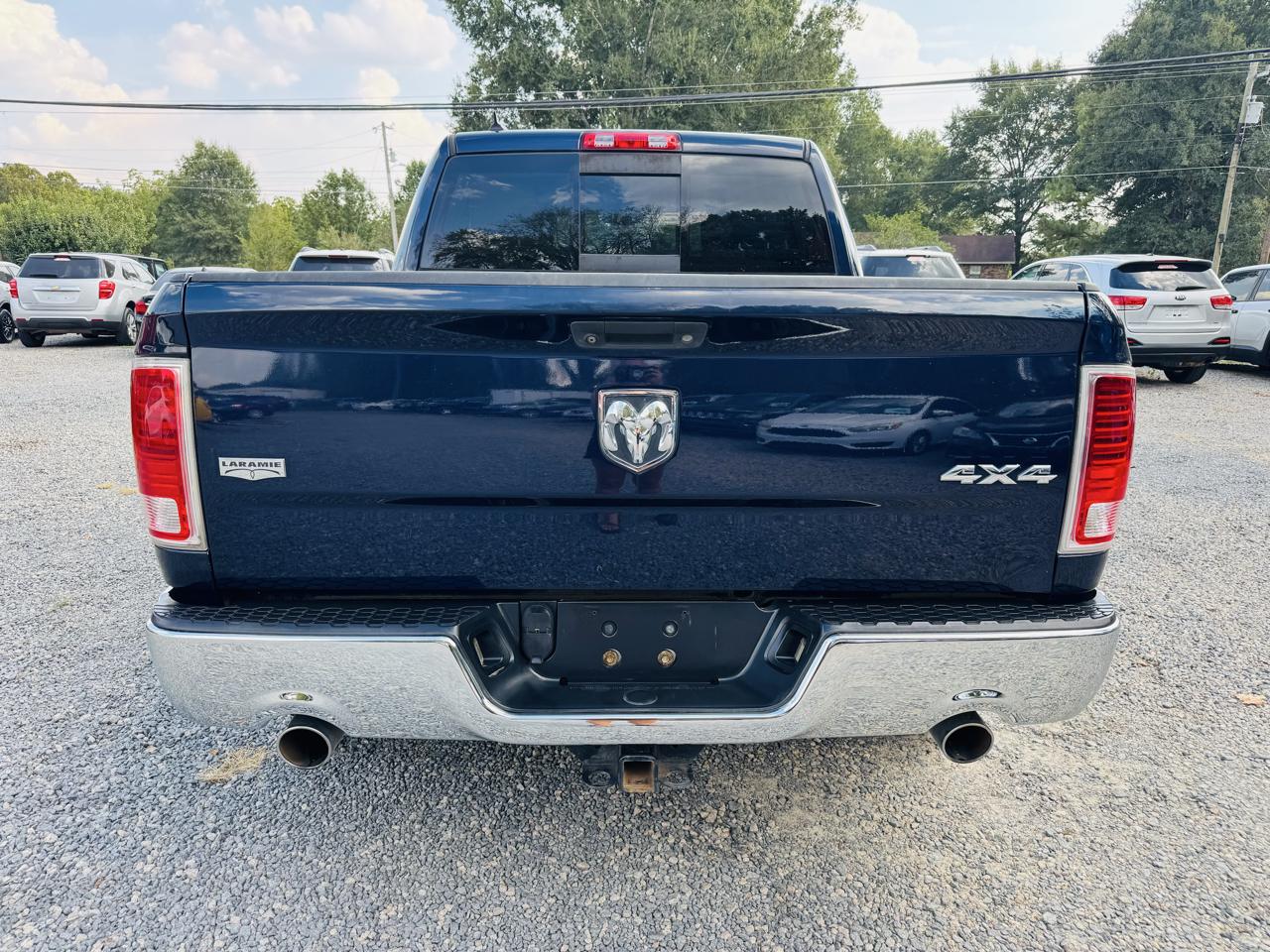 RAM 1500 4WD Crew Cab 140.5" Laramie 2014