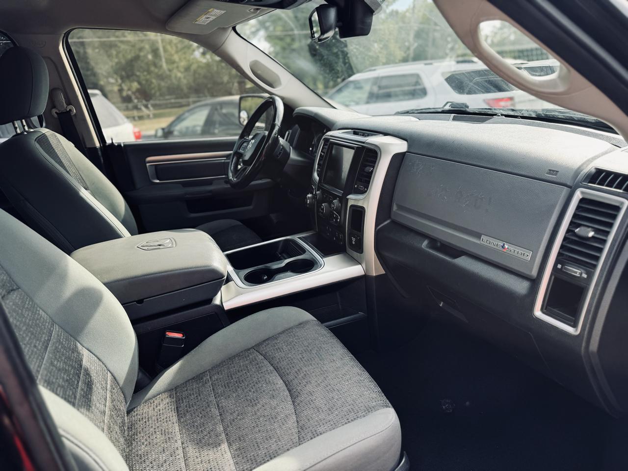 RAM 1500 2WD Crew Cab 140.5" Lone Star 2016