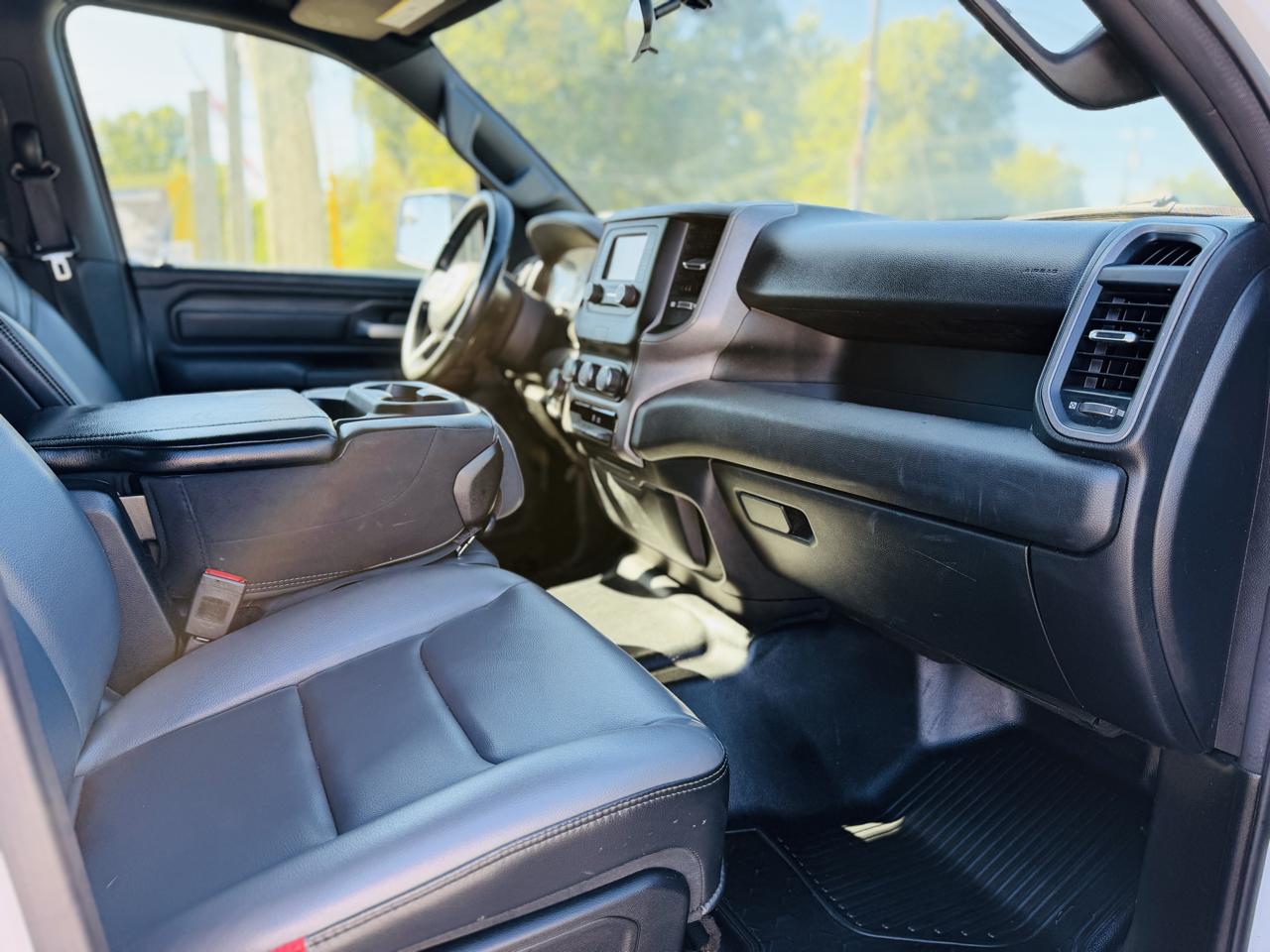 RAM 1500 2WD Crew Cab 140.5" Express 2022