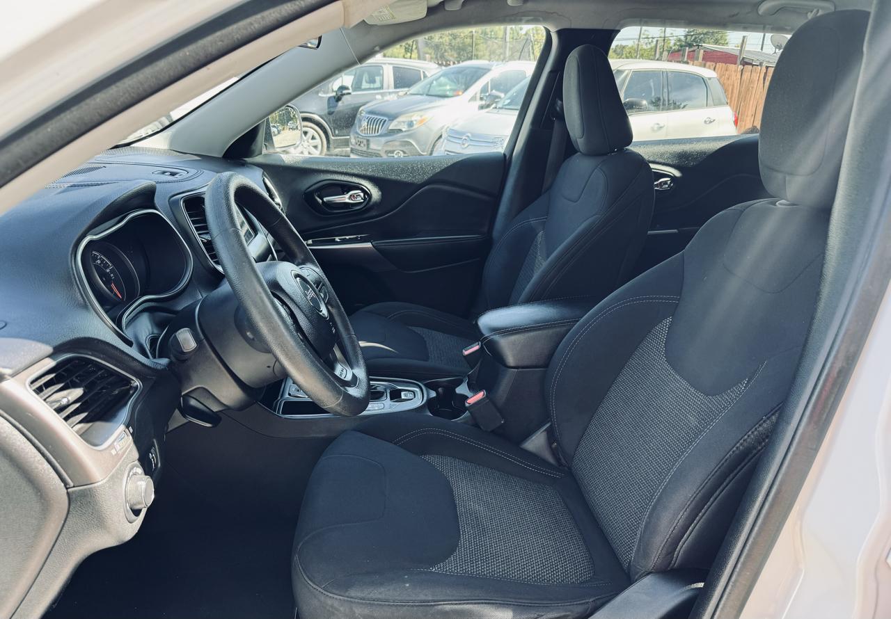 Jeep Cherokee Latitude FWD 2020