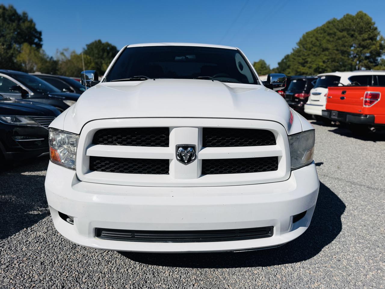 RAM 1500 4WD Crew Cab 140.5" Express 2012