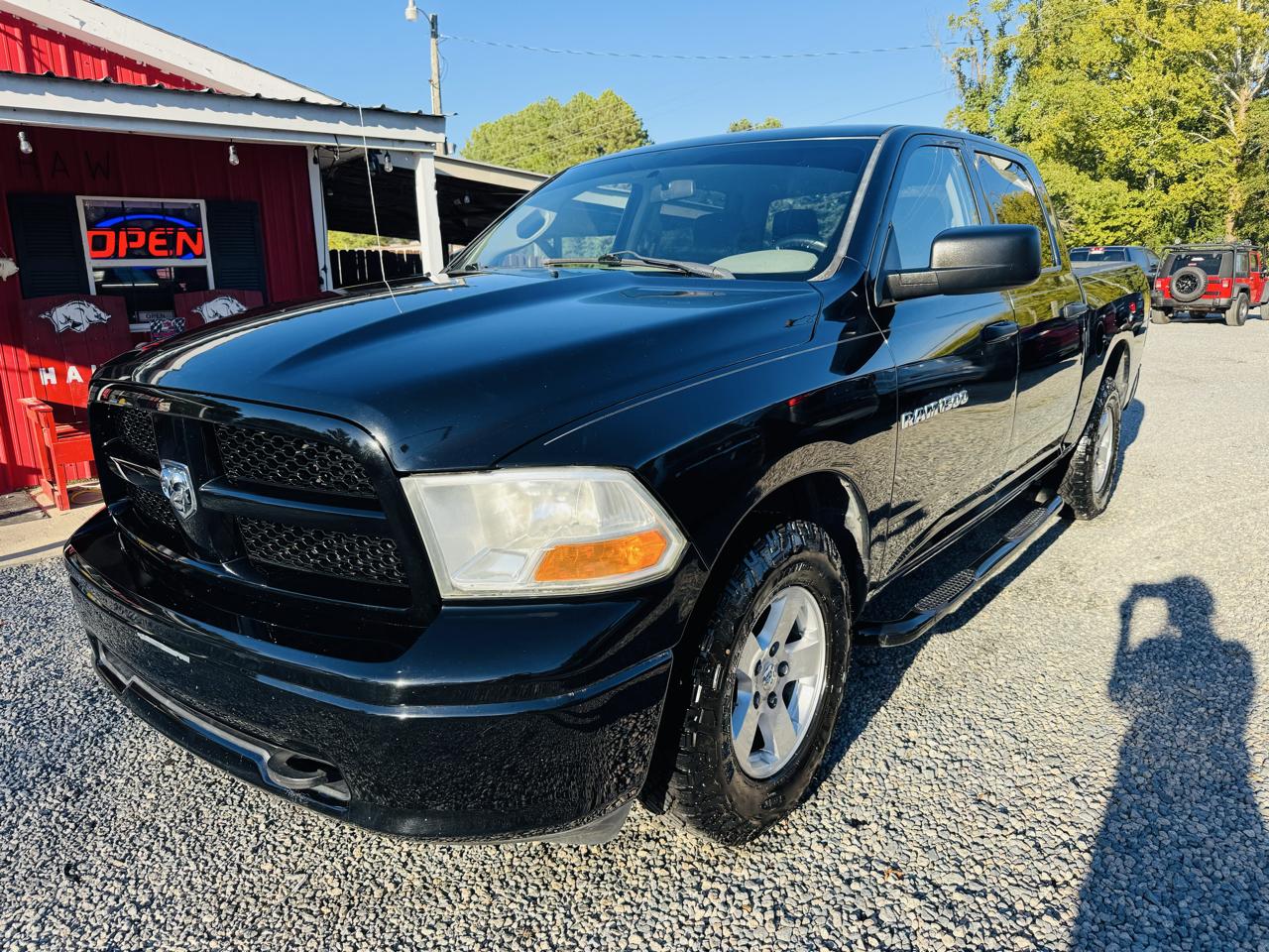 RAM 1500 4WD Crew Cab 140.5" ST 2012