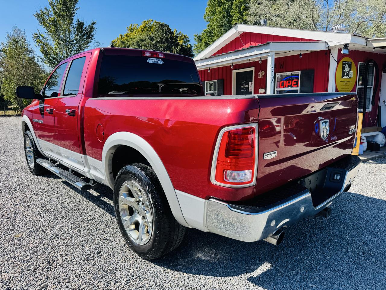 RAM 1500 4WD Crew Cab 140.5" Laramie 2012