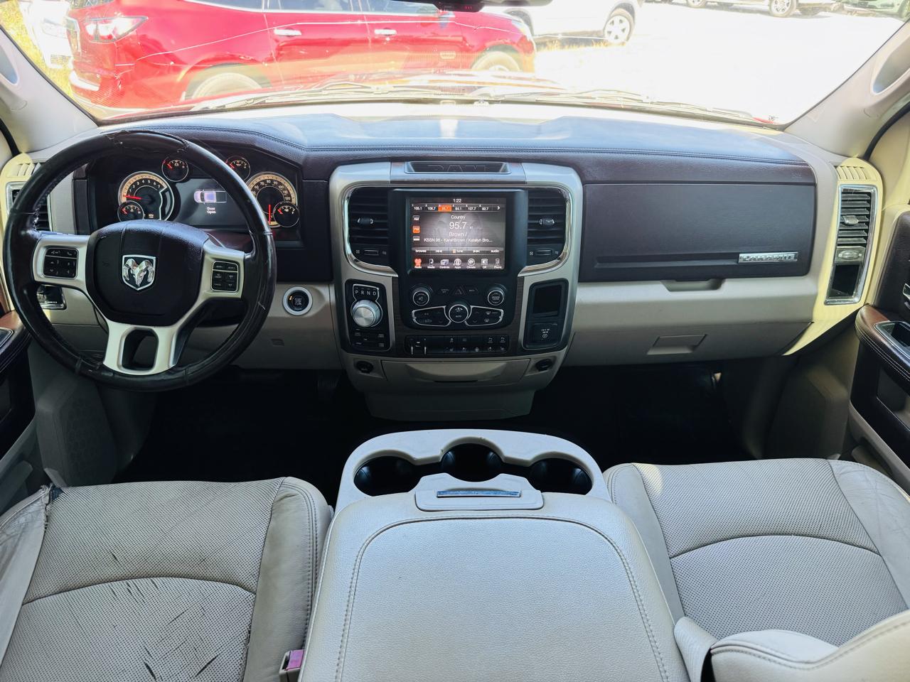 RAM 1500 4WD Crew Cab 140.5" Laramie 2012