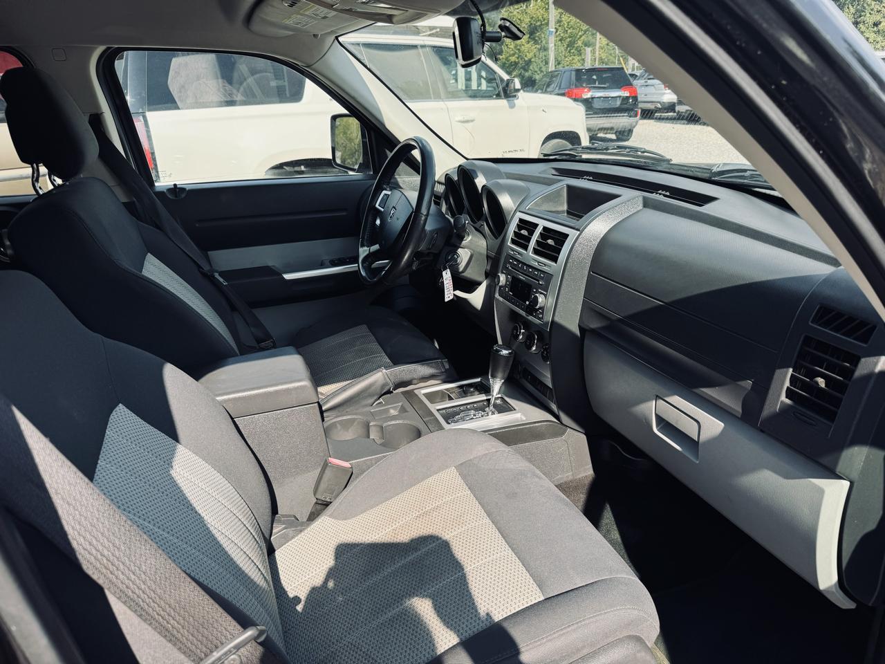 Dodge Nitro SXT 4WD 2010