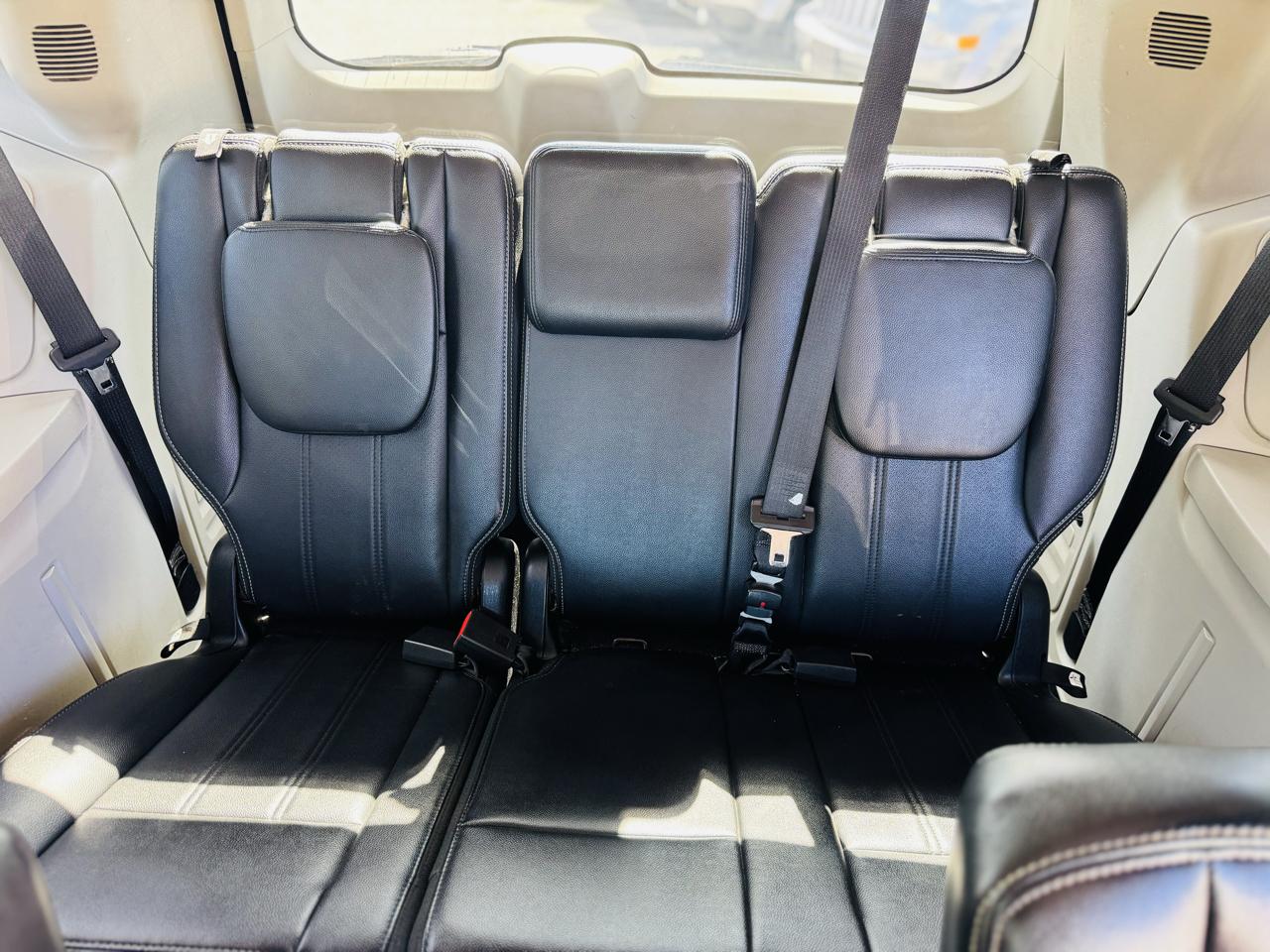 Chrysler Town & Country 4dr Wgn Touring 2012
