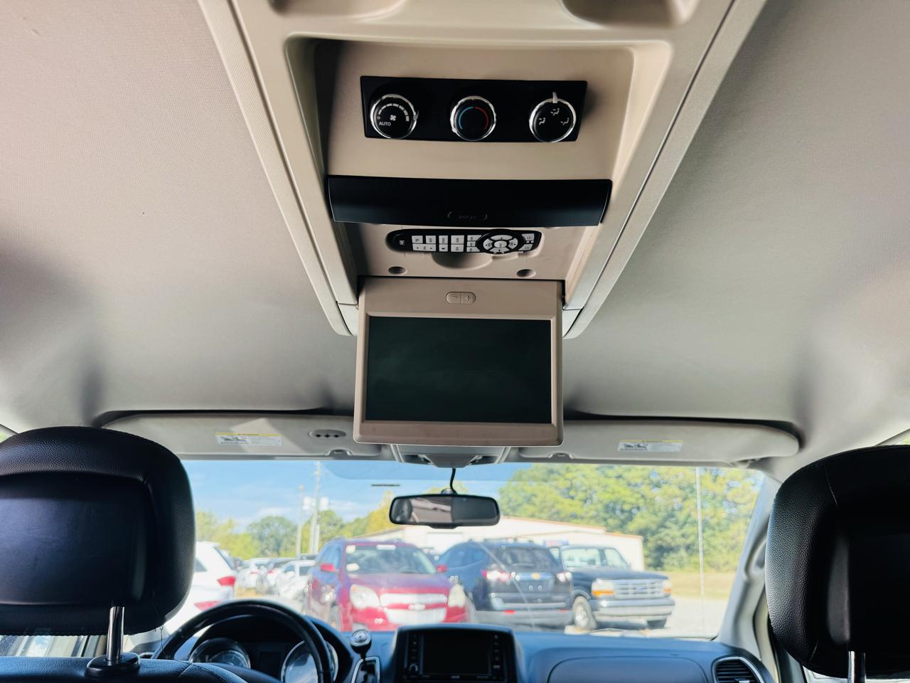 Chrysler Town & Country 4dr Wgn Touring 2012