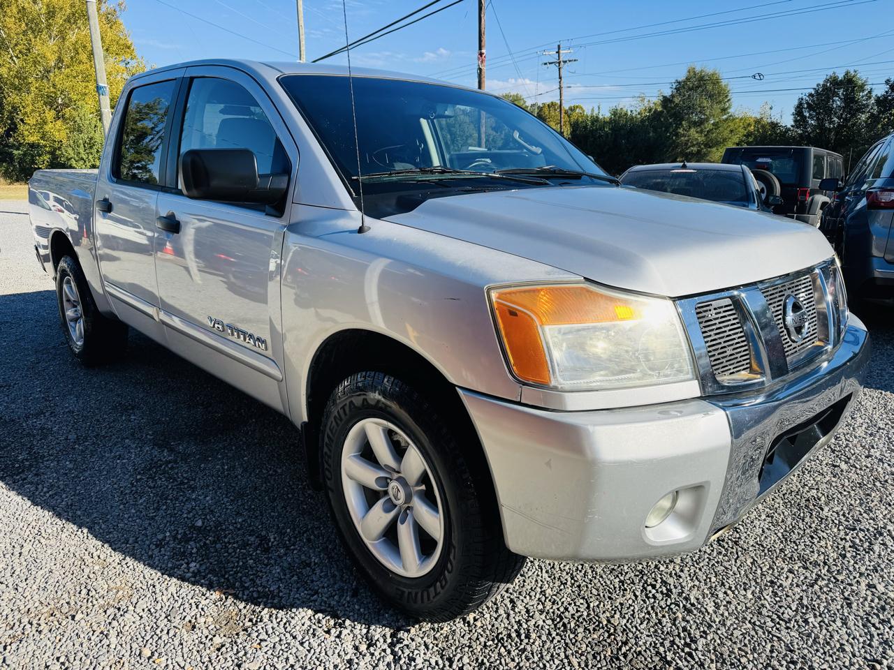 Nissan Titan 2WD Crew Cab SWB SV 2012