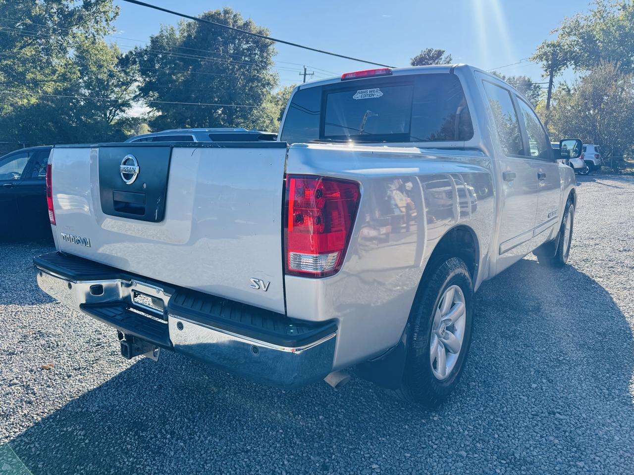 Nissan Titan 2WD Crew Cab SWB SV 2012