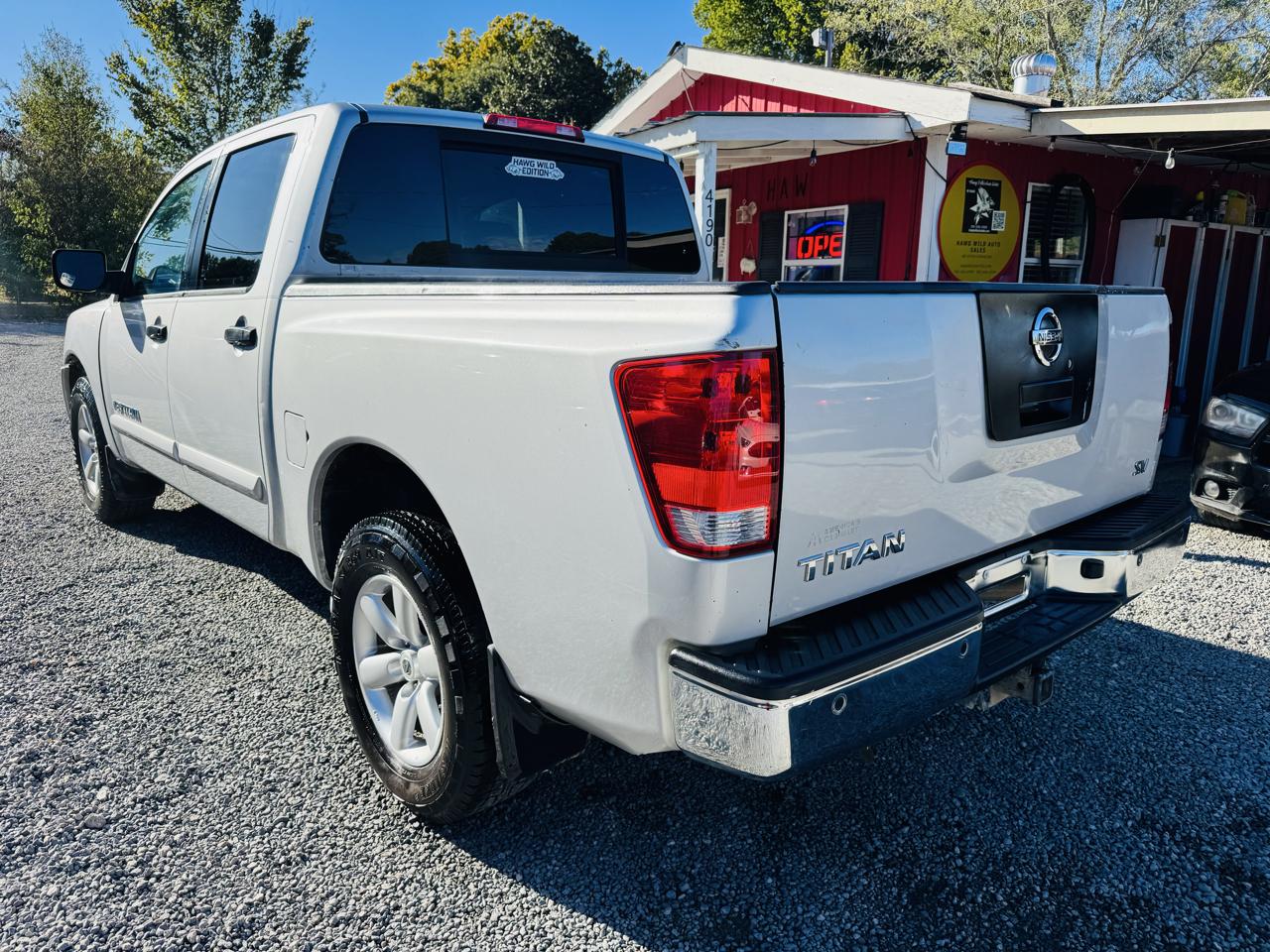 Nissan Titan 2WD Crew Cab SWB SV 2012