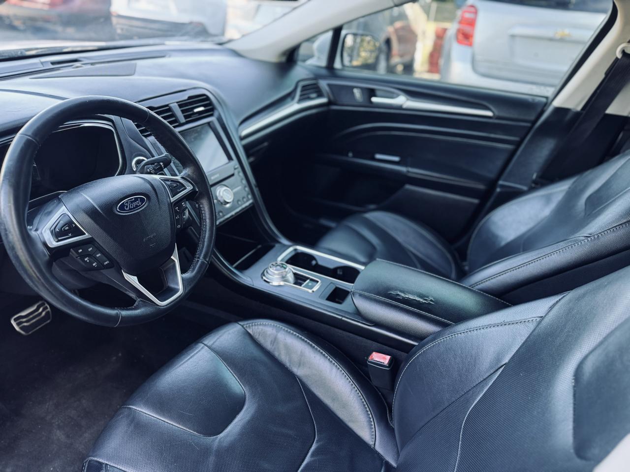 Ford Fusion Titanium FWD 2017