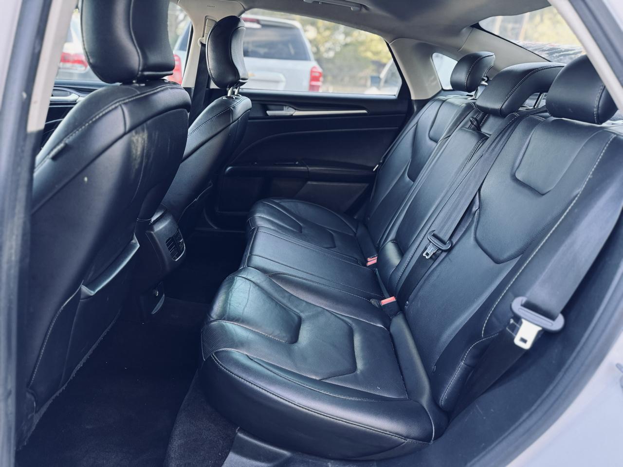 Ford Fusion Titanium FWD 2017