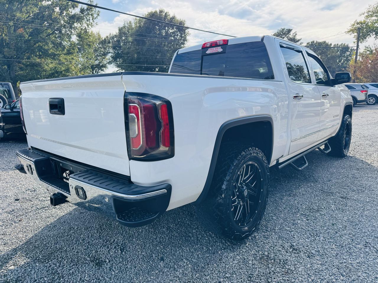 GMC Sierra 1500 4WD Crew Cab 143.5" SLT 2018
