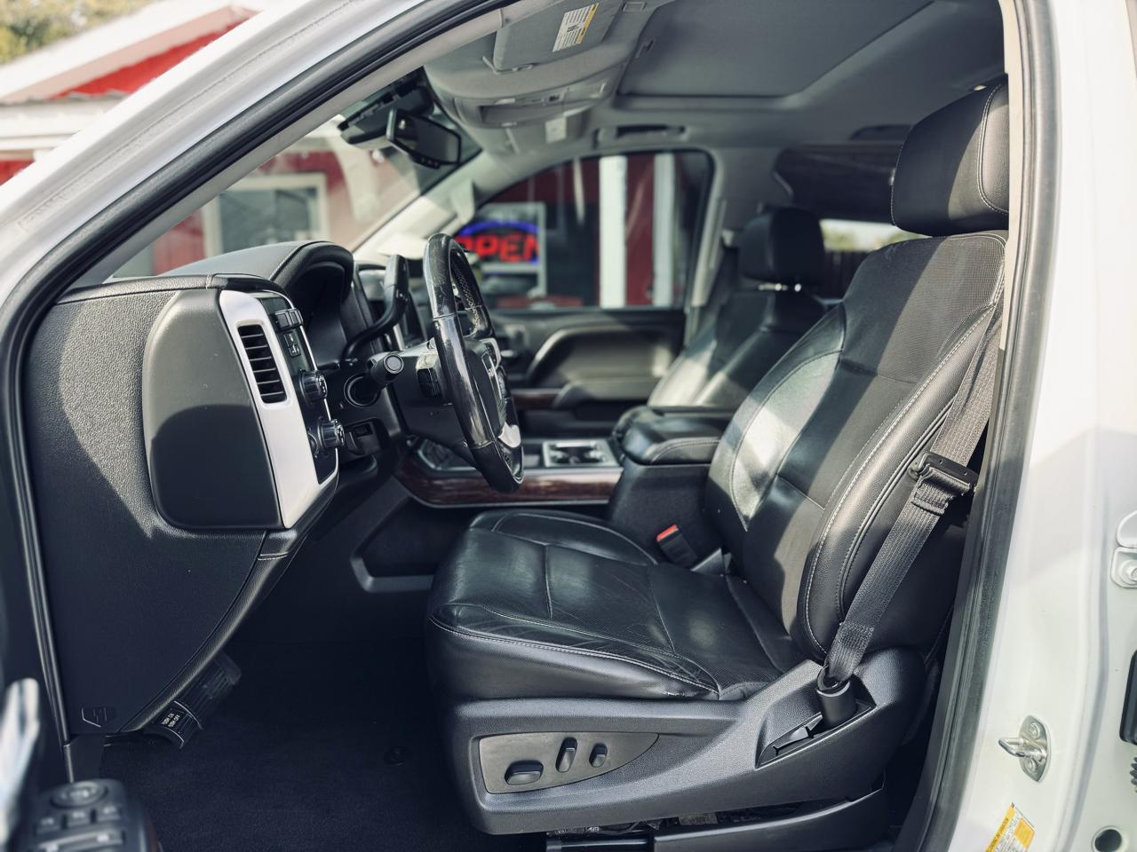 GMC Sierra 1500 4WD Crew Cab 143.5" SLT 2018