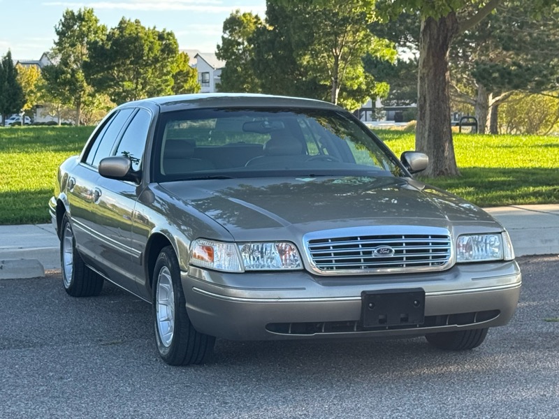 2001 Ford Crown Victoria LX
