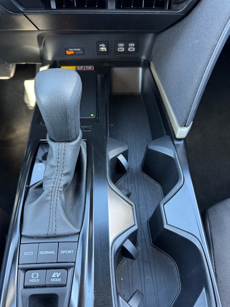 Toyota Camry 4dr Sdn I4 Auto LE (Natl) 2025 Toyota Camry 4dr Sdn I4 Auto LE (Natl) 2025