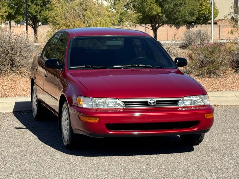 1994 Toyota Corolla 4dr Sedan Deluxe 5-Spd 1.8L