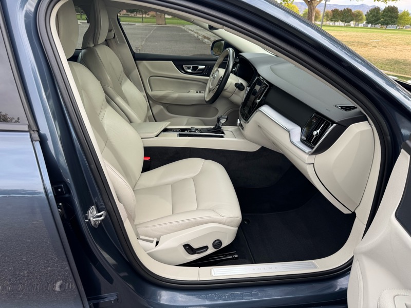 Volvo S60 T6 AWD Momentum 2020 Volvo S60 T6 AWD Momentum 2020