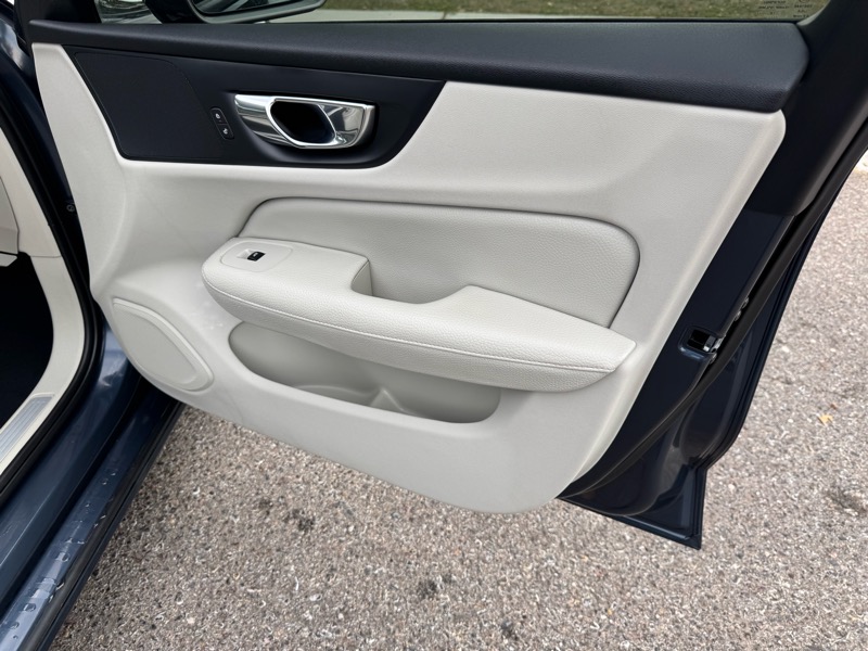 Volvo S60 T6 AWD Momentum 2020 Volvo S60 T6 AWD Momentum 2020