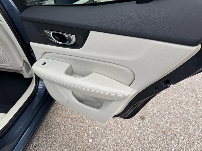 Volvo S60 T6 AWD Momentum 2020 Volvo S60 T6 AWD Momentum 2020