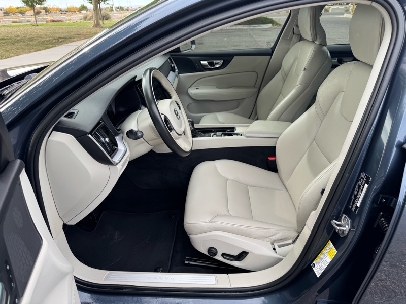 Volvo S60 T6 AWD Momentum 2020 Volvo S60 T6 AWD Momentum 2020