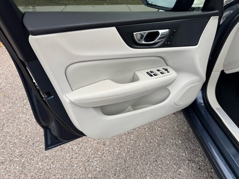 Volvo S60 T6 AWD Momentum 2020 Volvo S60 T6 AWD Momentum 2020