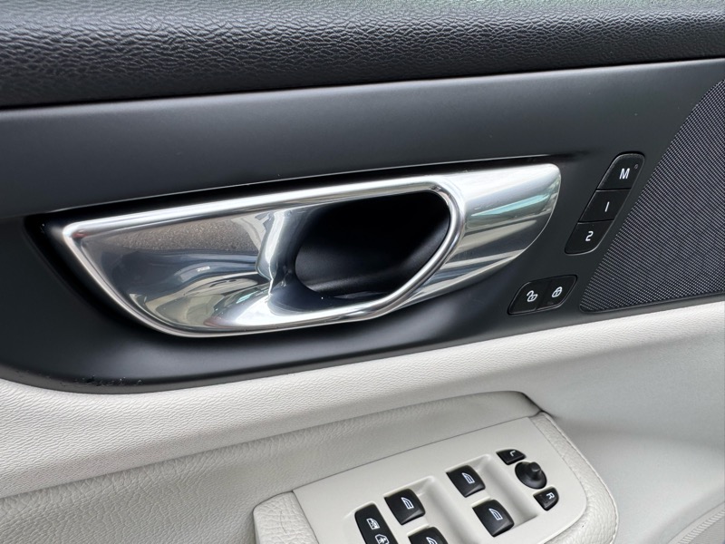 Volvo S60 T6 AWD Momentum 2020 Volvo S60 T6 AWD Momentum 2020