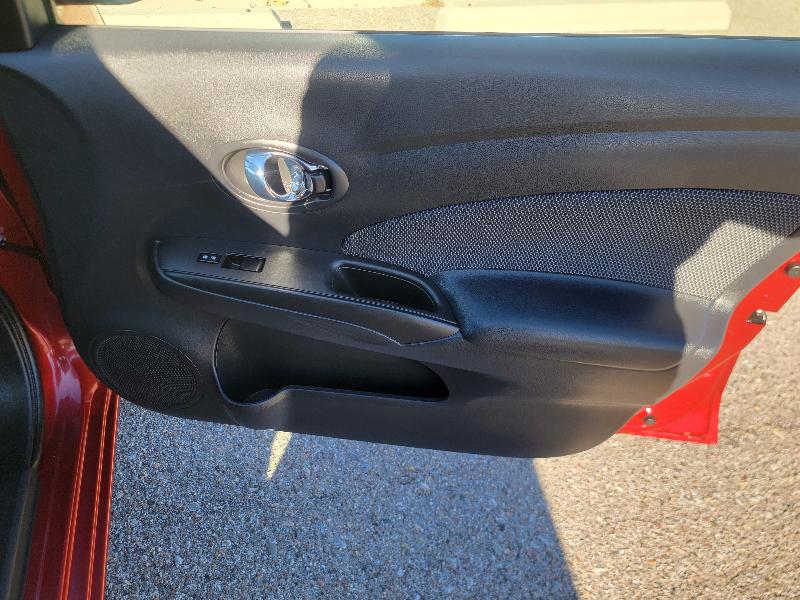 Nissan Versa 4dr Sdn CVT 1.6 S Plus 2016