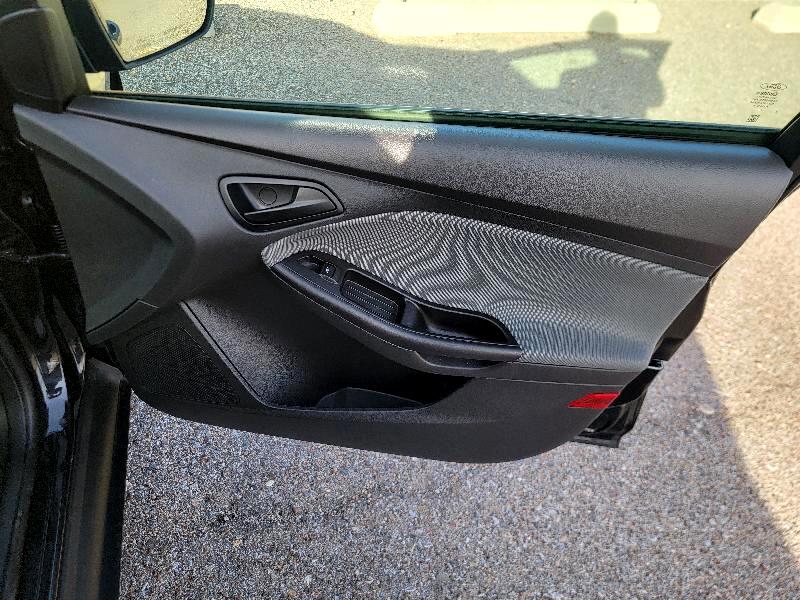 Ford Focus 5dr HB SE 2012