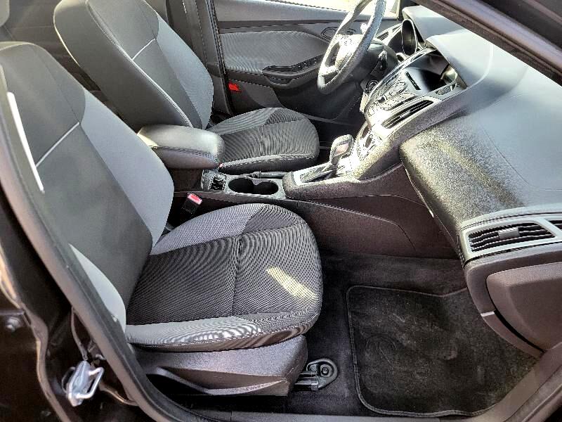 Ford Focus 5dr HB SE 2012