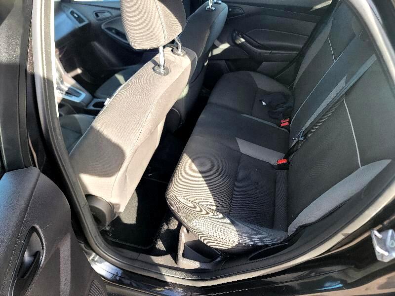 Ford Focus 5dr HB SE 2012