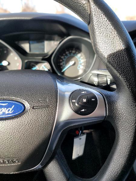 Ford Focus 5dr HB SE 2012