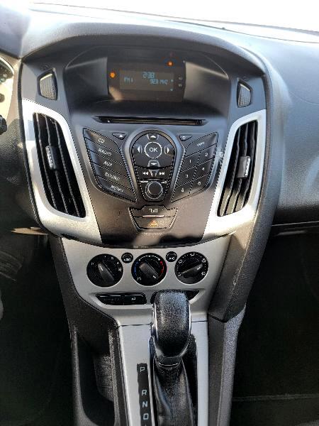 Ford Focus 5dr HB SE 2012