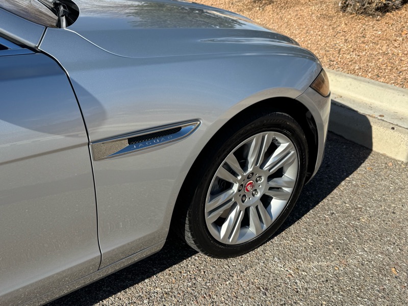 Jaguar XF 4dr Sdn 35t Premium RWD 2016