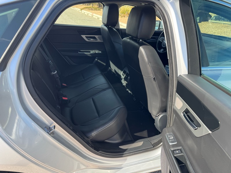 Jaguar XF 4dr Sdn 35t Premium RWD 2016