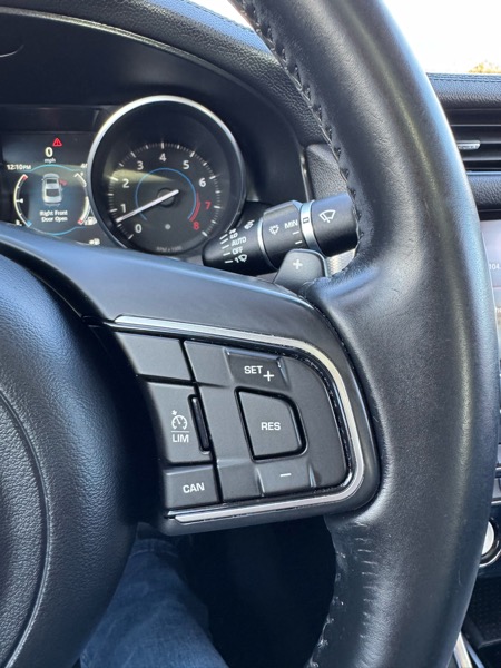 Jaguar XF 4dr Sdn 35t Premium RWD 2016