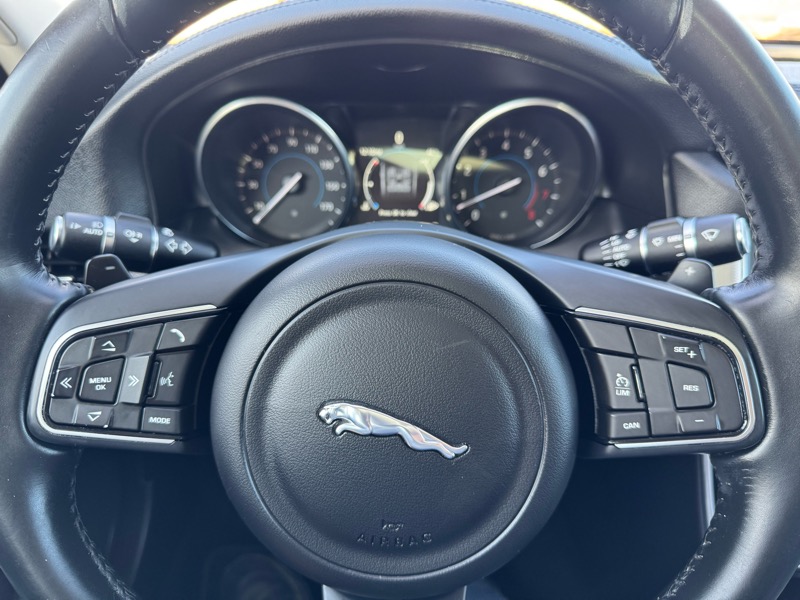 Jaguar XF 4dr Sdn 35t Premium RWD 2016