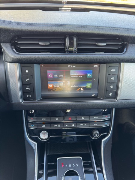 Jaguar XF 4dr Sdn 35t Premium RWD 2016