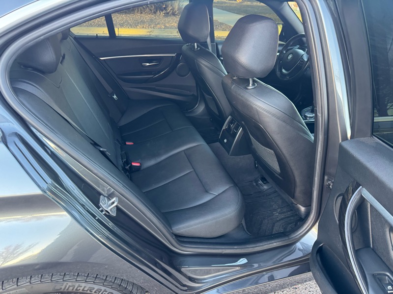 BMW 3 Series 330i xDrive Sedan 2017