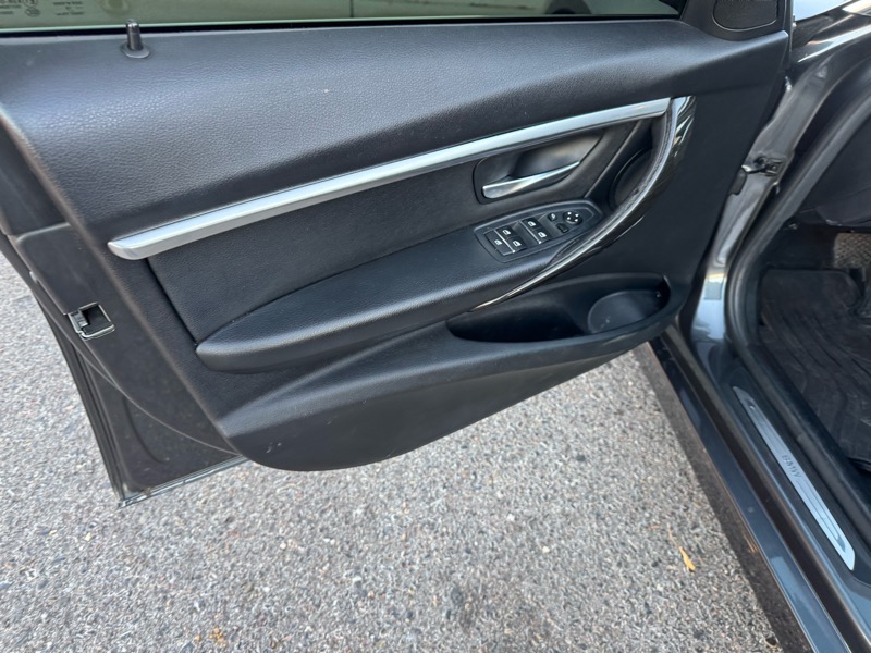 BMW 3 Series 330i xDrive Sedan 2017