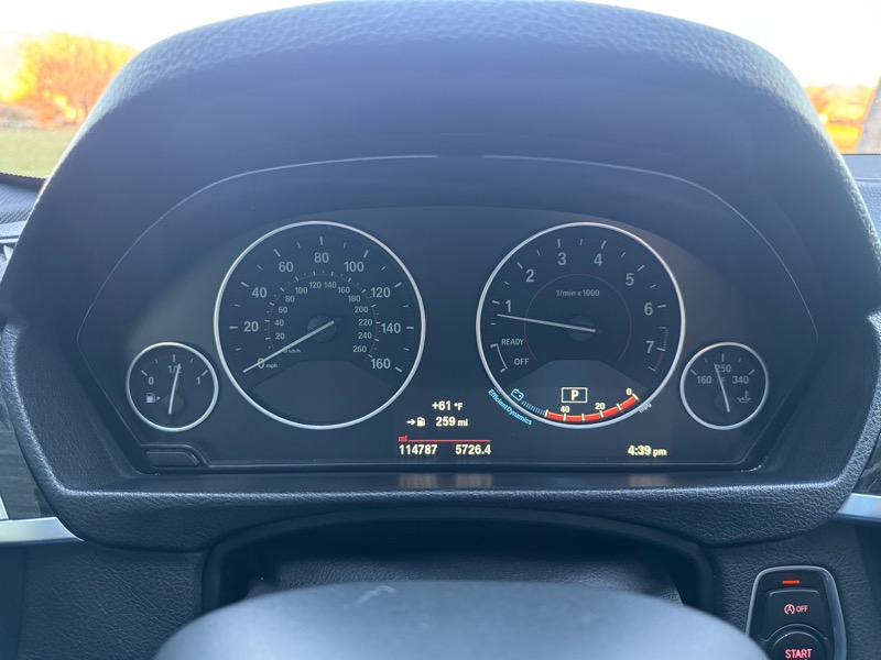 BMW 3 Series 330i xDrive Sedan 2017