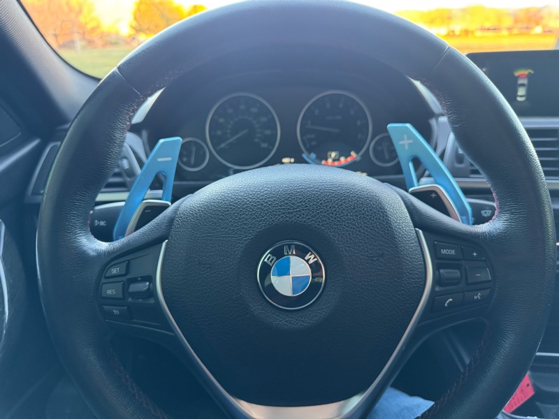 BMW 3 Series 330i xDrive Sedan 2017