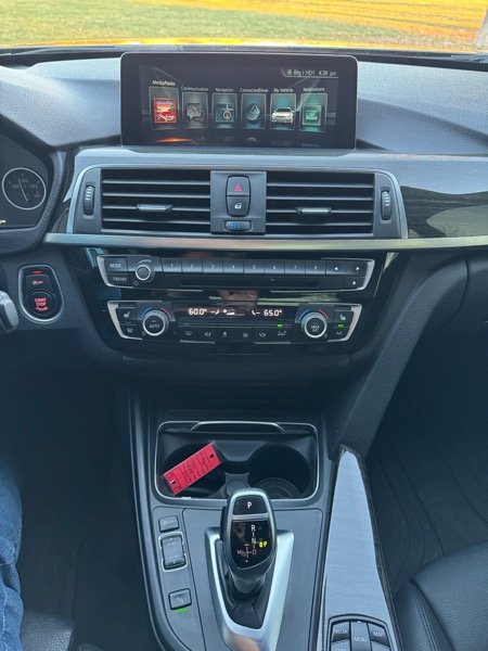 BMW 3 Series 330i xDrive Sedan 2017