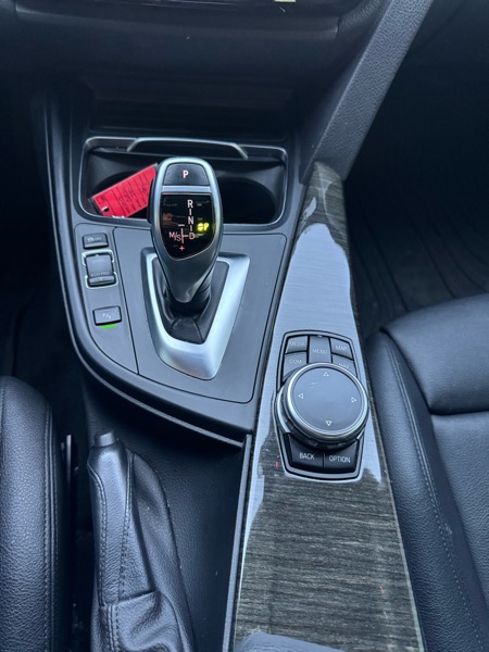 BMW 3 Series 330i xDrive Sedan 2017