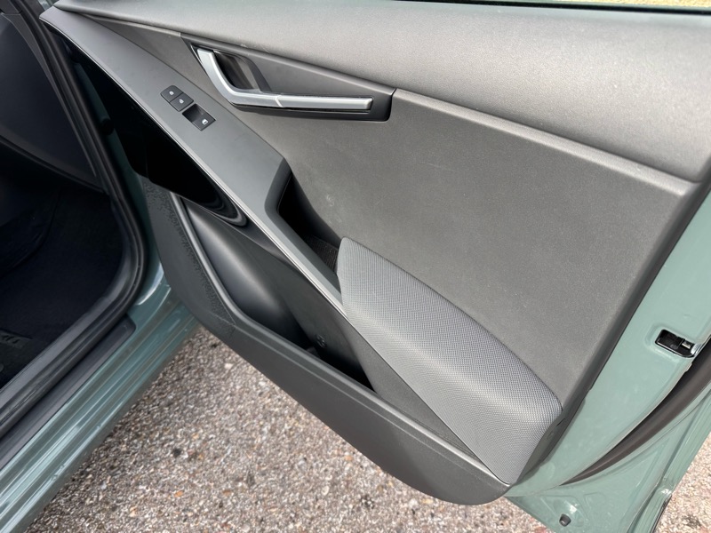 Kia Niro EX Touring FWD 2023