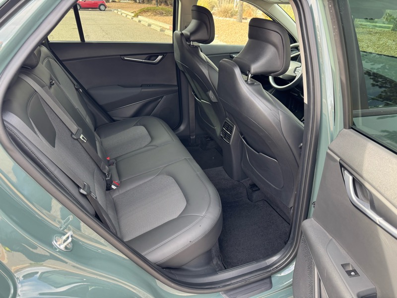 Kia Niro EX Touring FWD 2023